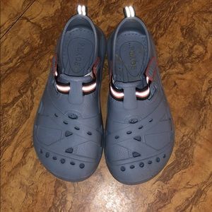 Children’s place water shoes boys size 13